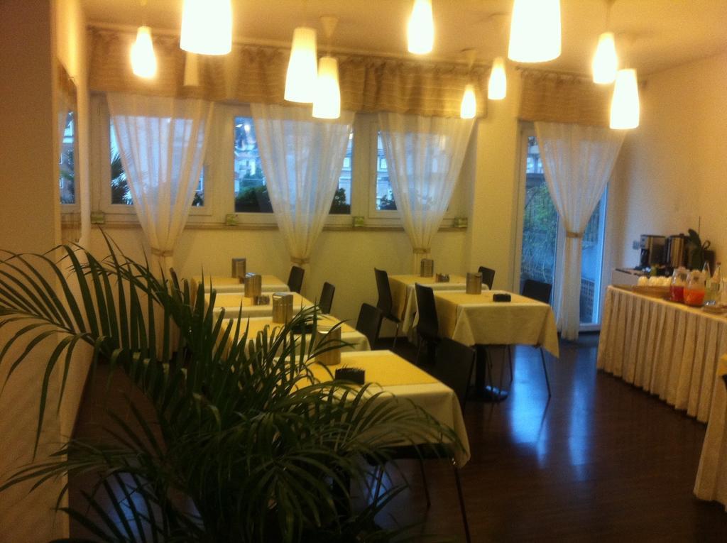Hotel Milano Ancona Exterior foto